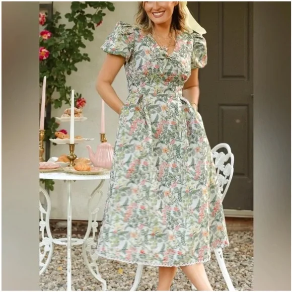 Ivy City Co Avalon Floral Dress - Picture 1 of 5